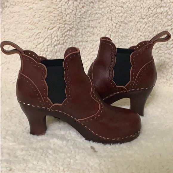 HASBEEN BOOTIES size 5